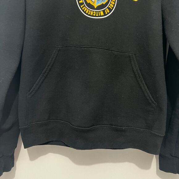Wizarding World Harry Potter Men's Black Hogwarts Varsity Pullover Hoodie SM - Picture 8 of 9